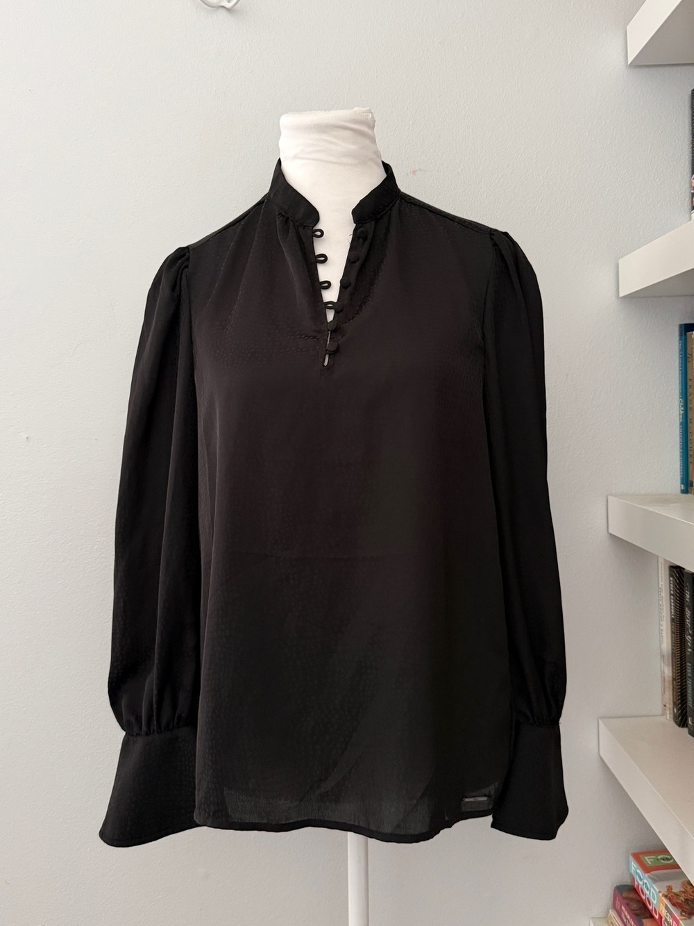 Elie Tahari Black Hi Collar Cuff Blouse Medium
